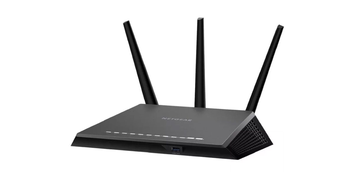 black router with three antennas