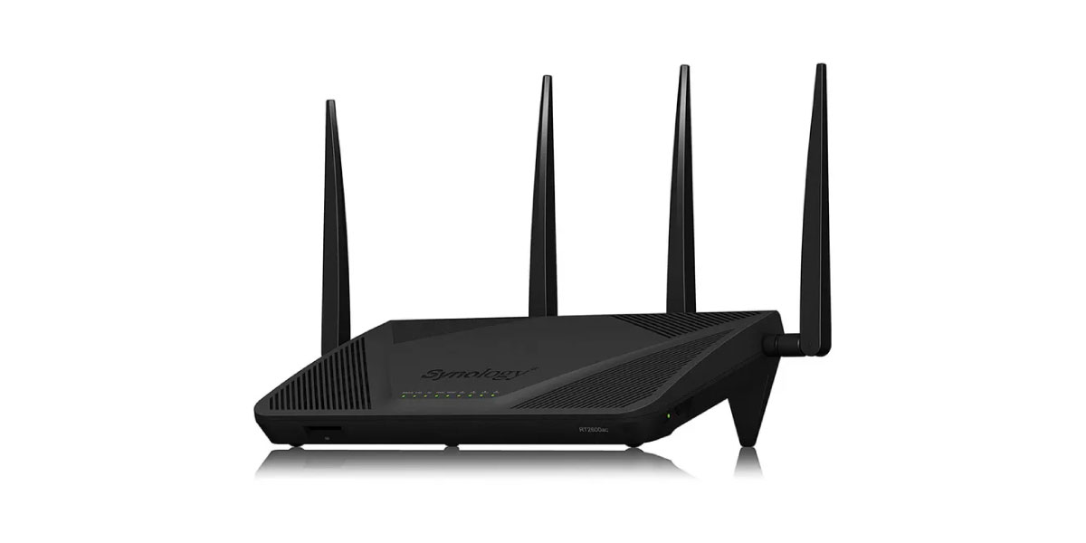 black router with four antennas