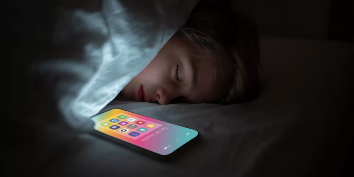 a child who has a sleeping disorder because of unlimited access to social media