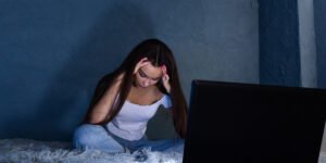 تعرض الطفل للتنمر الإلكتروني - ماذا تفعل عندما يتعرض طفلك للتنمر الإلكتروني؟