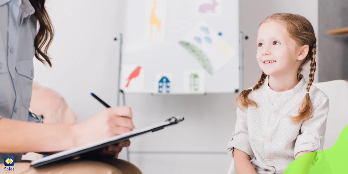 Psychiater, der das Kind untersucht