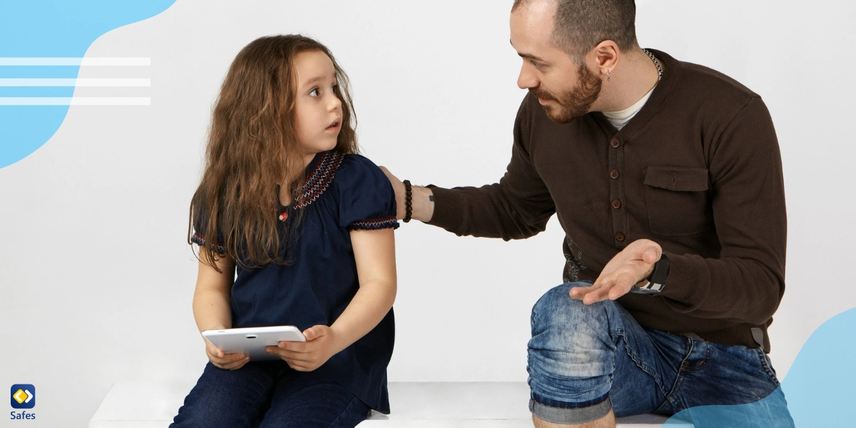 Vater bringt seiner Tochter bei, wie wichtig es ist, konstruktive Kritik anzunehmen