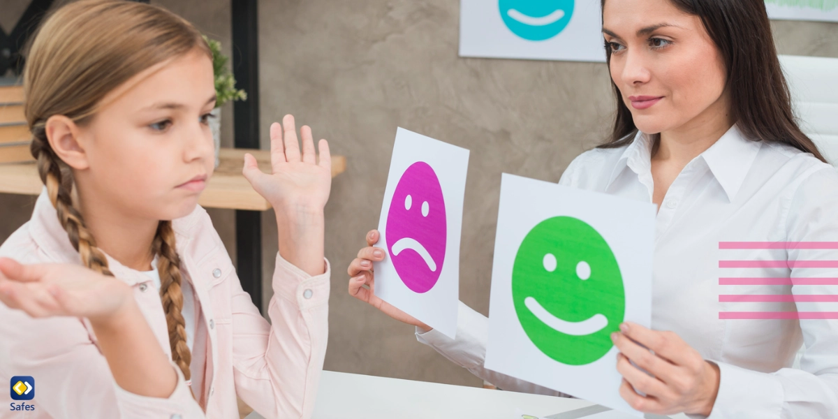 Eine Mutter spricht mit ihrer Tochter über verschiedene Emotionen und wie man damit umgeht.